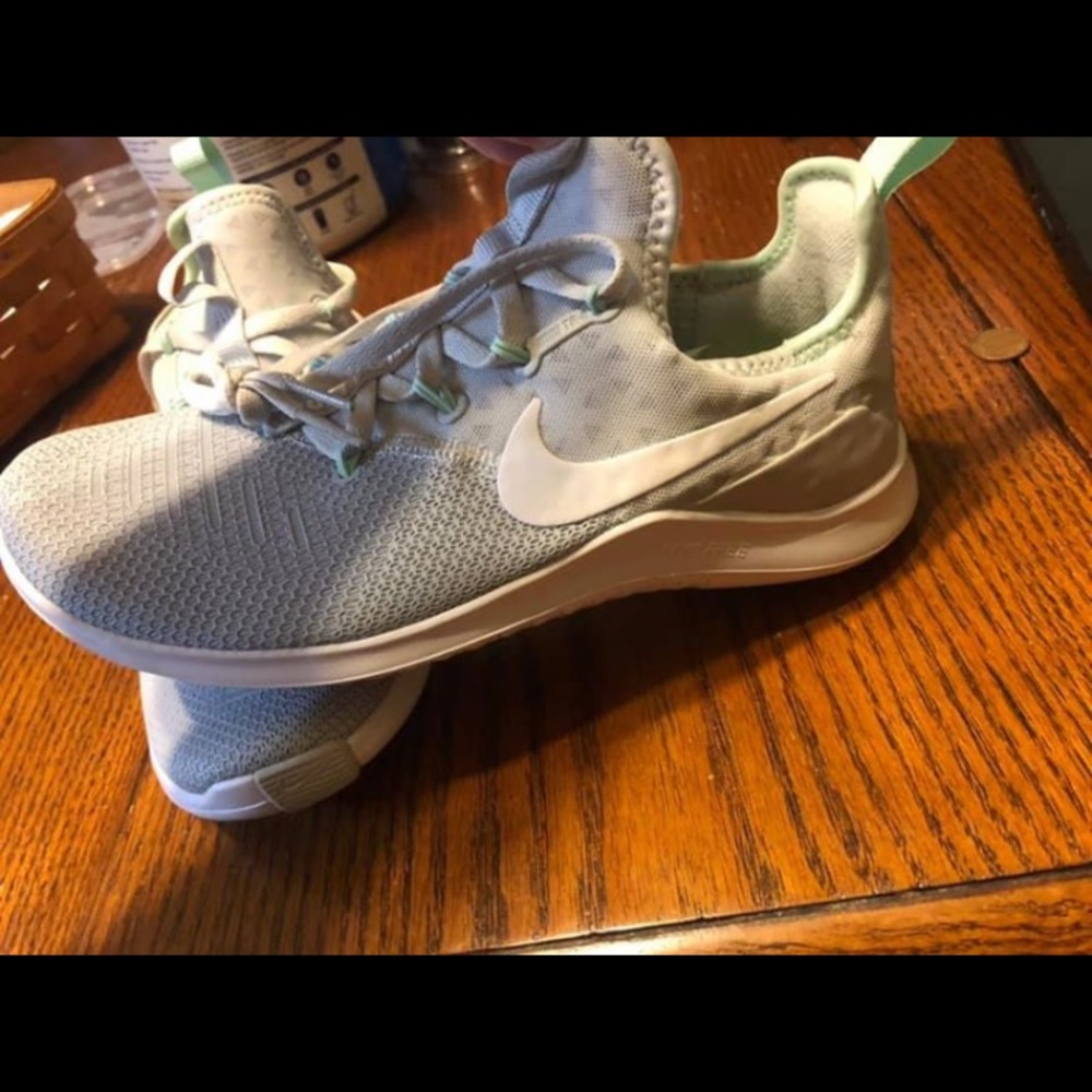 Women’s Nike shoes